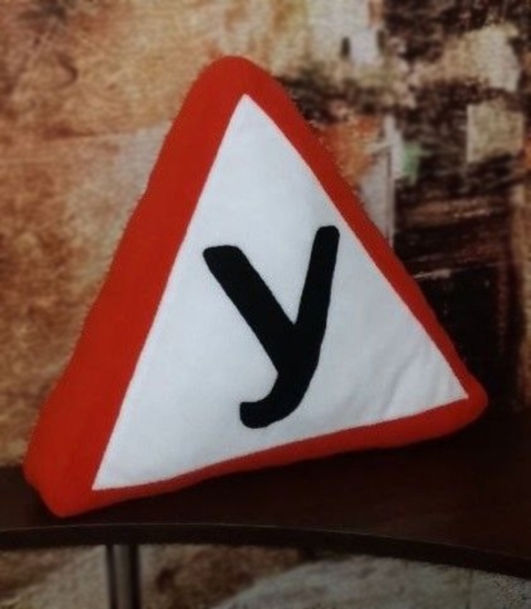 Подушка в автомобиль "Знак "У""